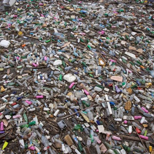 Coca Cola i PepsiCo chcą zmniejszyć produkcję plastikowych opakowań